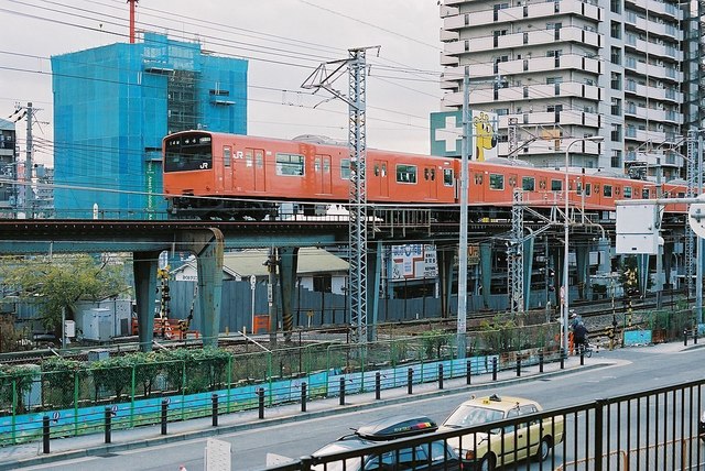 1075px-一ツ家踏切_(大阪府).jpg